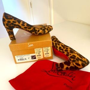 CHRISTIAN LOUBOUTIN PUMP, Size 7